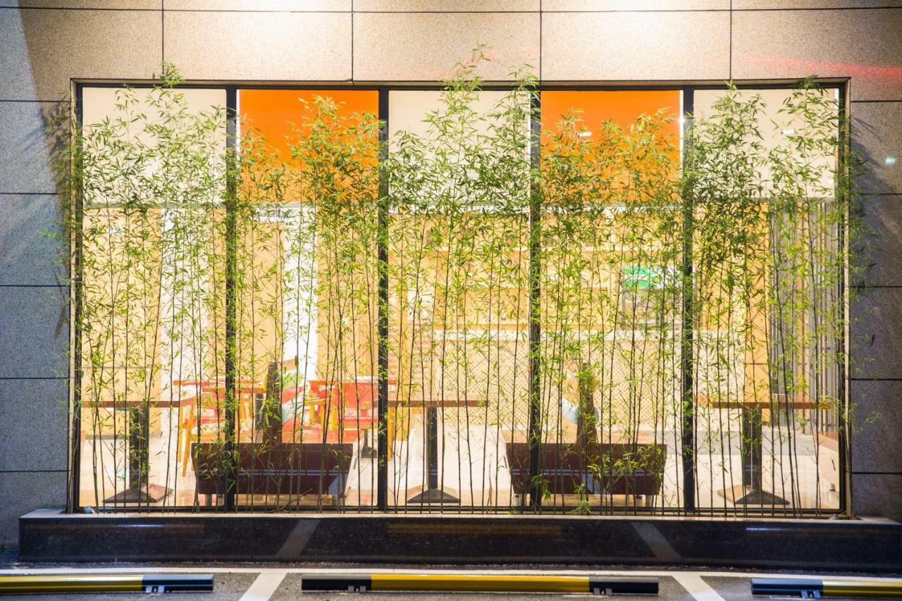 Ibis Dongguan Dongcheng Hotel Exterior photo